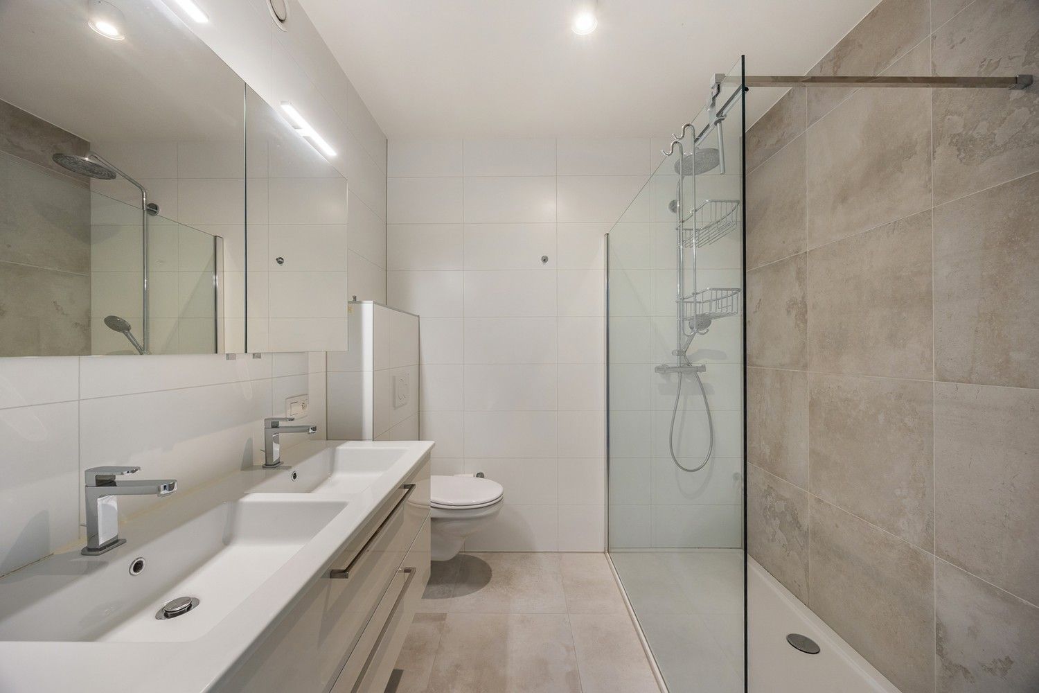Modern 2-slaapkamerappartement van ±95m² met dubbele terrassen in hartje Berchem foto 13