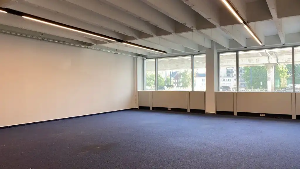 Instapklare kantoorruimte te huur in Bellevue Toren in Gent foto 4