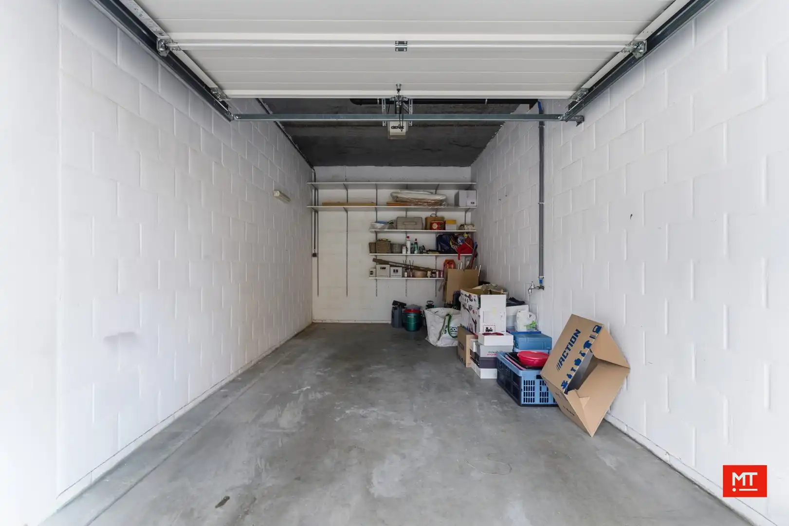 Instapklaar 2-slaapkamerappartement met groot terras en garage in het centrum van Zonnebeke foto 14