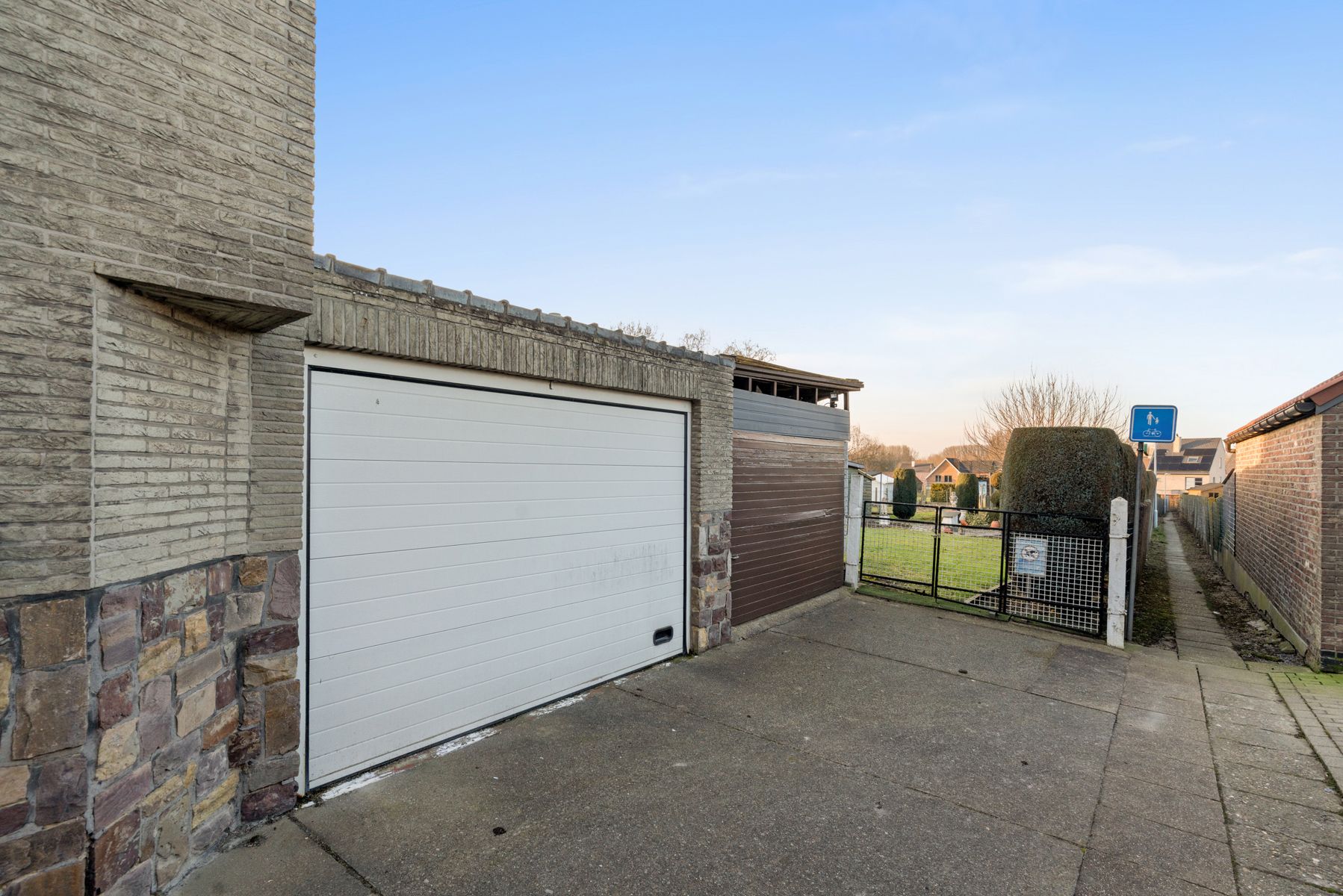 TE KOOP - ruime halfopen bebouwing met 4 slaapkamers foto 20