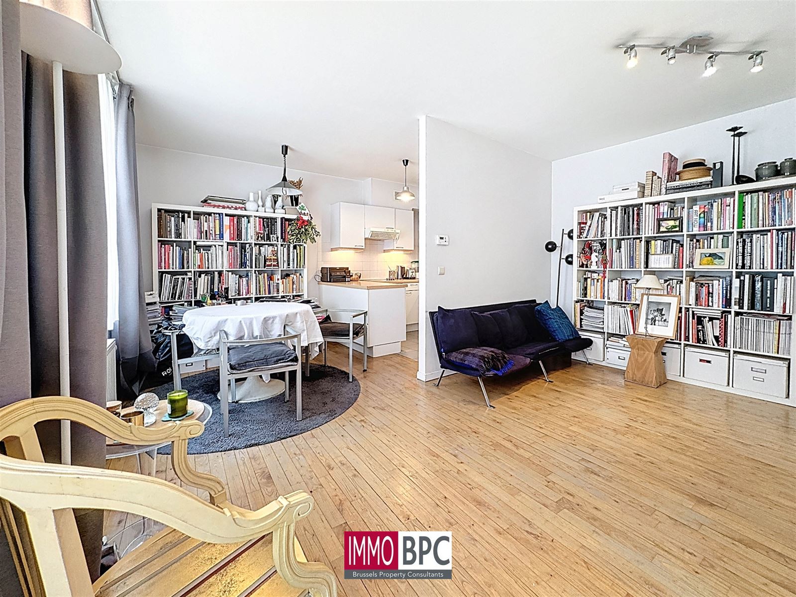 Charmant en instapklaar éénkamerappartement met staanplaats  foto {{pictureIndex}}