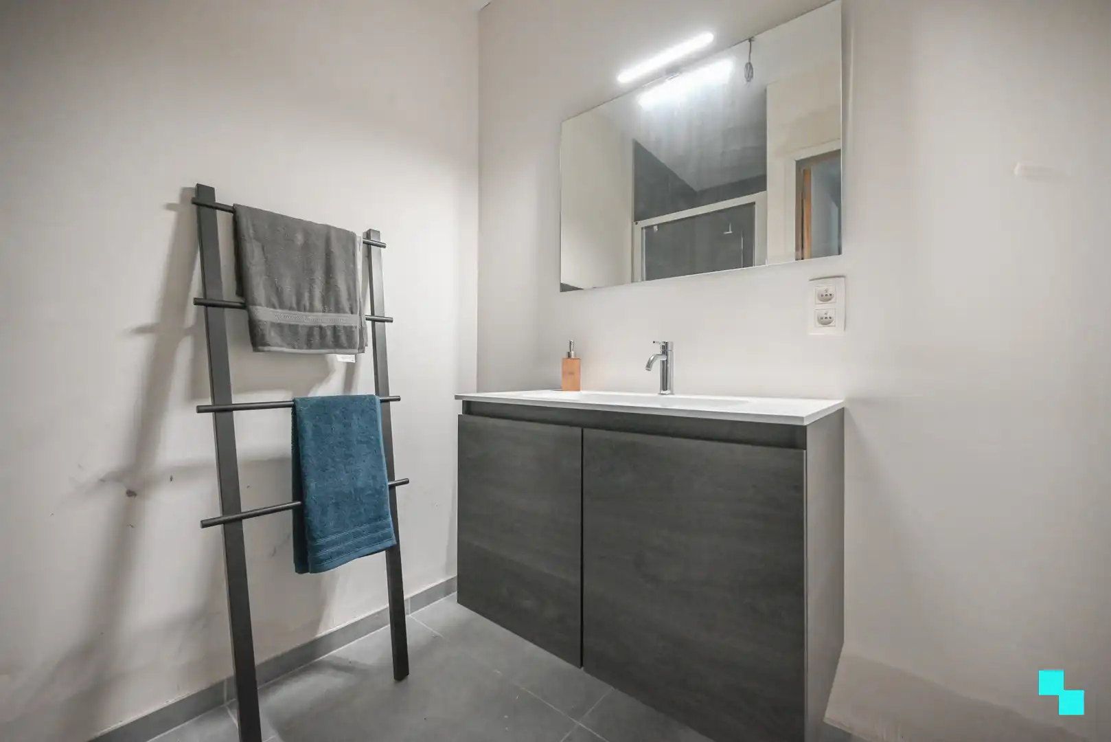 Gelijkvloers hoek appartement met riant terras foto 15