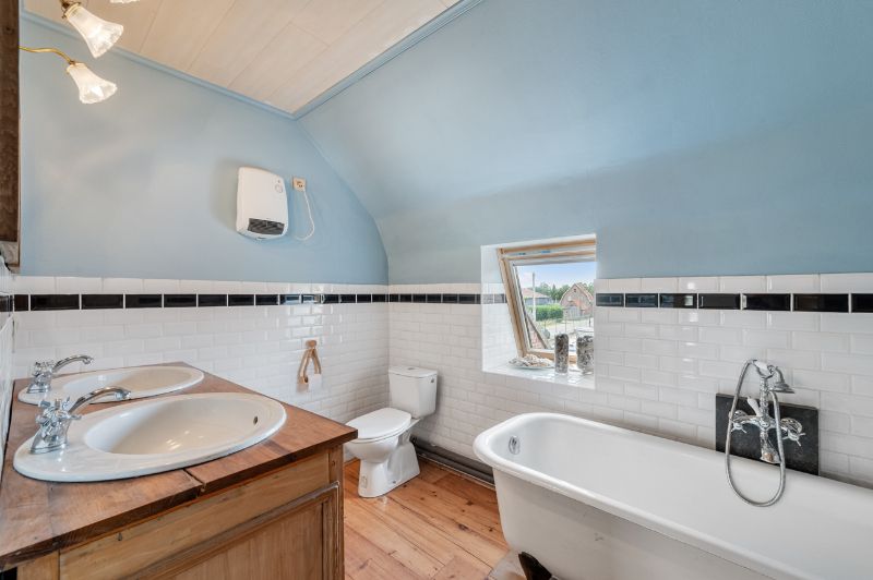 Landelijke woning met schuur op 816m² nabij Knesselare foto 16