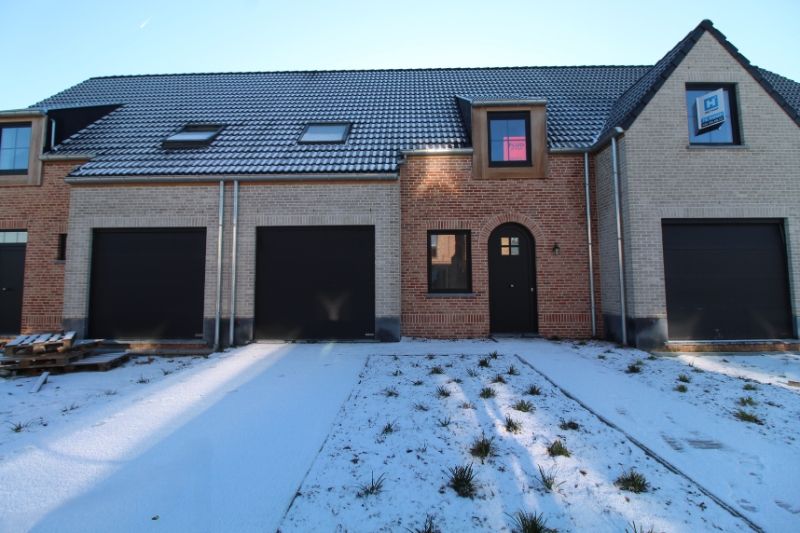 Zeer energiezuinige nieuwbouwwoning te Roeselare foto {{pictureIndex}}
