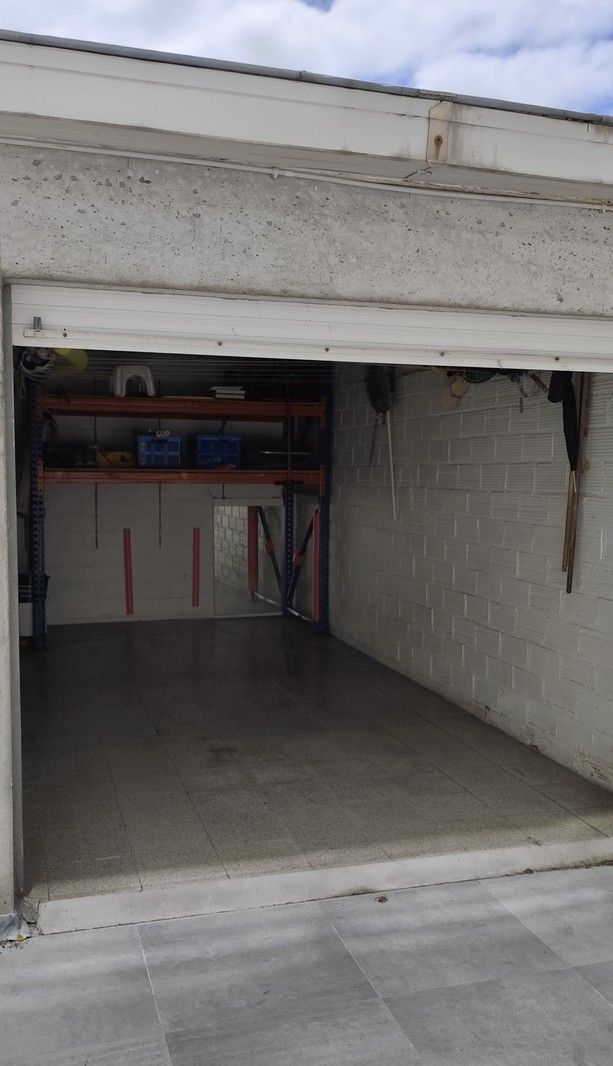 Afgesloten garagebox met centrale ligging foto 5