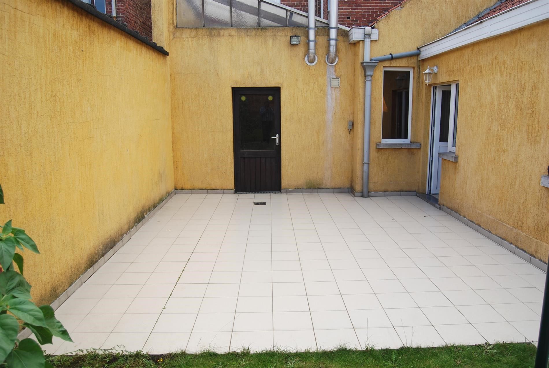 RUIME RIJWONING MET TUIN EN GARAGE foto 8