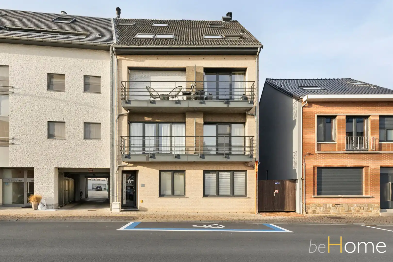 TE KOOP - Op zoek naar een leuk gelijkvloers-appartement met tuin in Merchtem? Welkom Home! foto 18