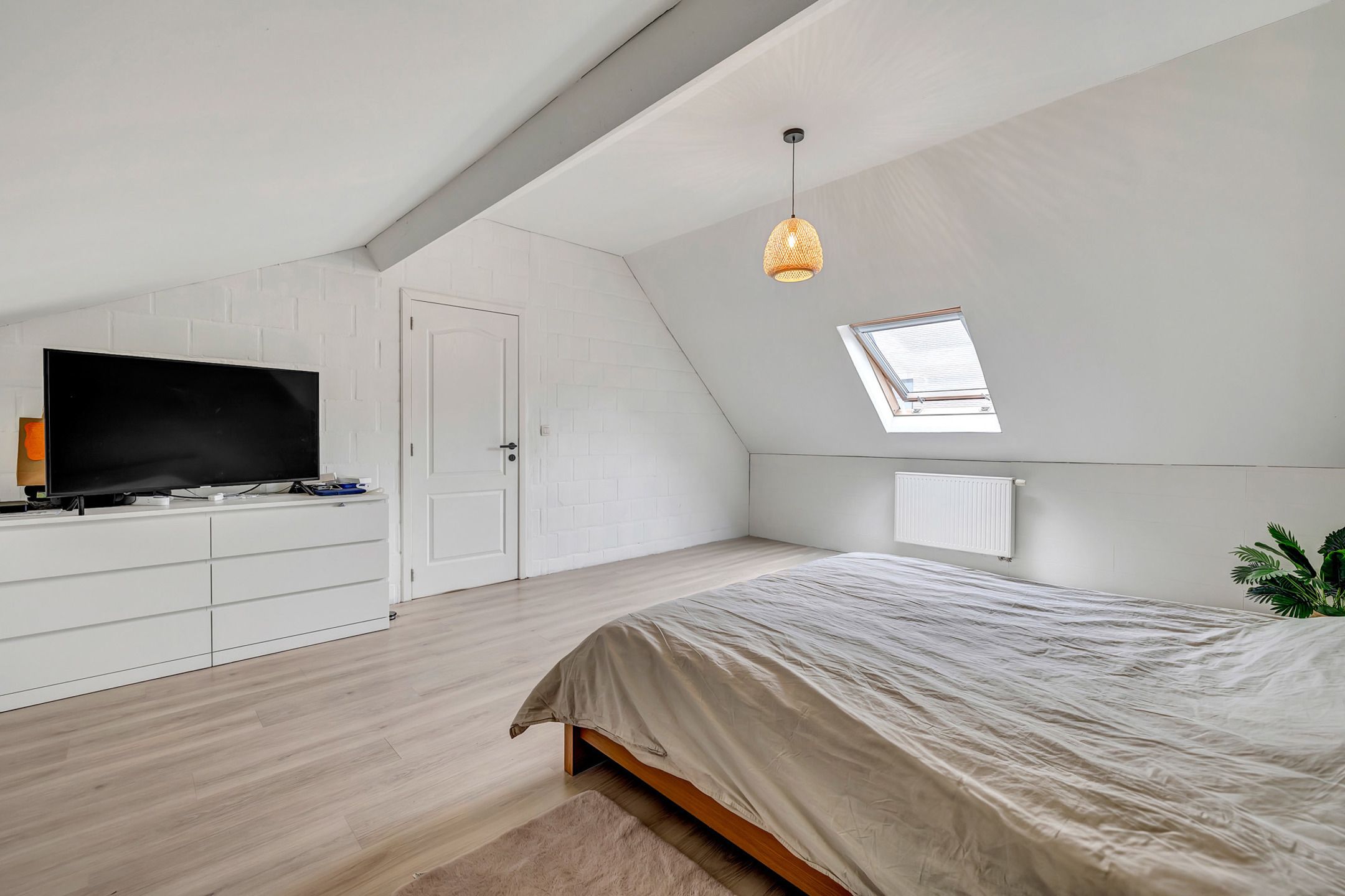 Instapklare woning te Ternat met drie slaapkamers, tuin en carport! foto 8