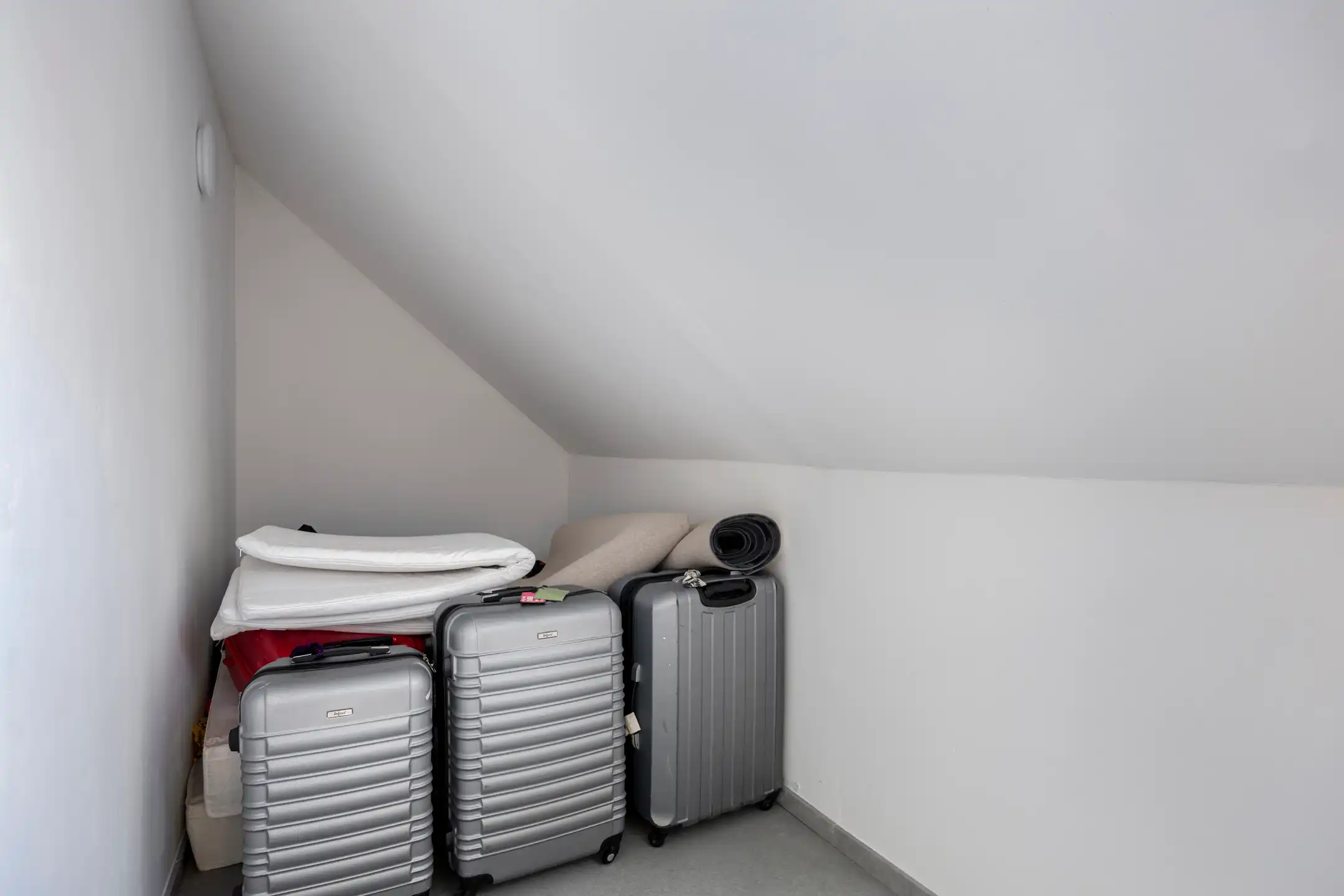 Ruime gezinswoning van 215 m² met vier à vijf slaapkamers en tuin foto 22