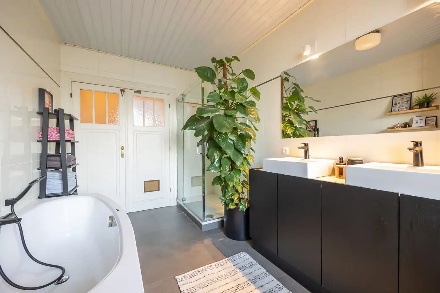 Karaktervolle ruime burgerwoning foto 13
