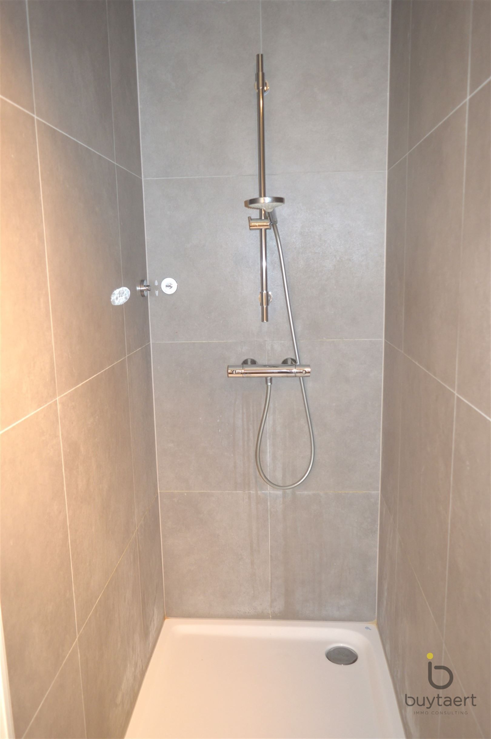 Gemeubeld één slaapkamer appartement! foto 9