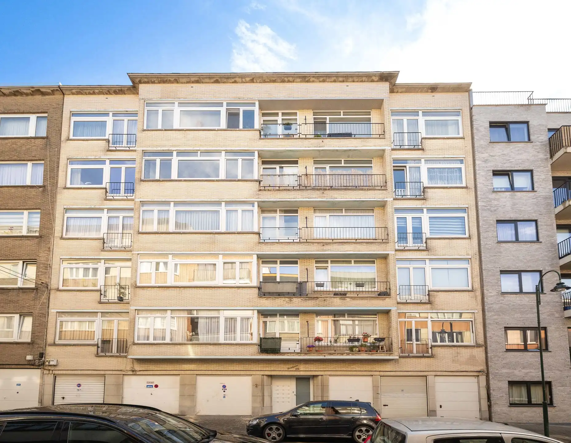 Licht appartement met 1 slaapkamer van ± 70 m² foto 2