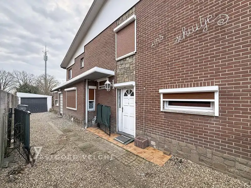 Te renoveren halfopen bebouwing met garage te koop in Maasmechelen (Boudewijnlaan) foto 3