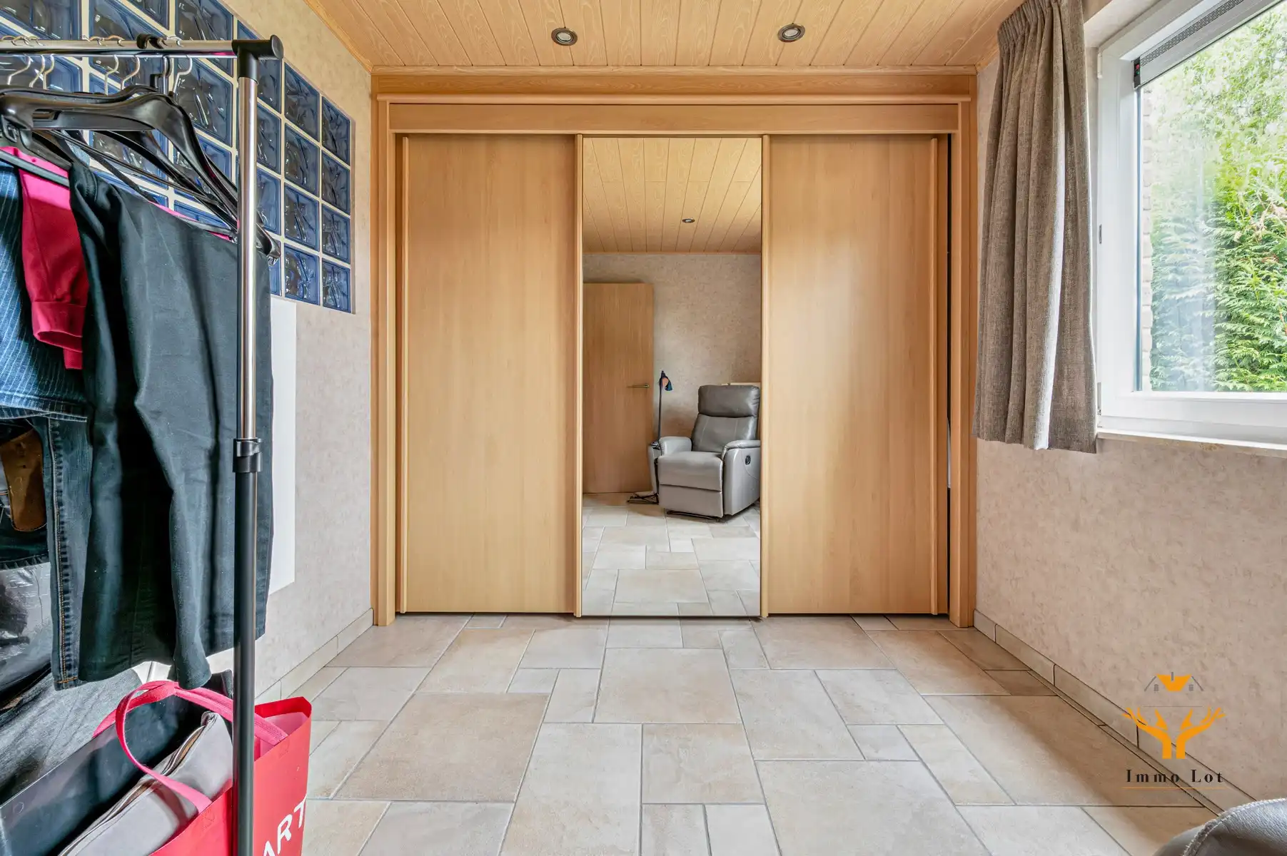 Instapklaar gelijkvloers appartement met tuin en garage foto 15