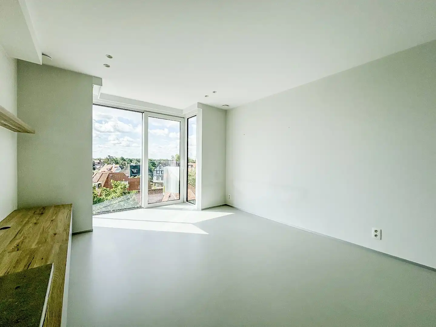 Zeer recent appartement met 1 slaapkamer gelegen op de Kustlaan met prachtig zicht over de villa's van het Zoute. foto 5