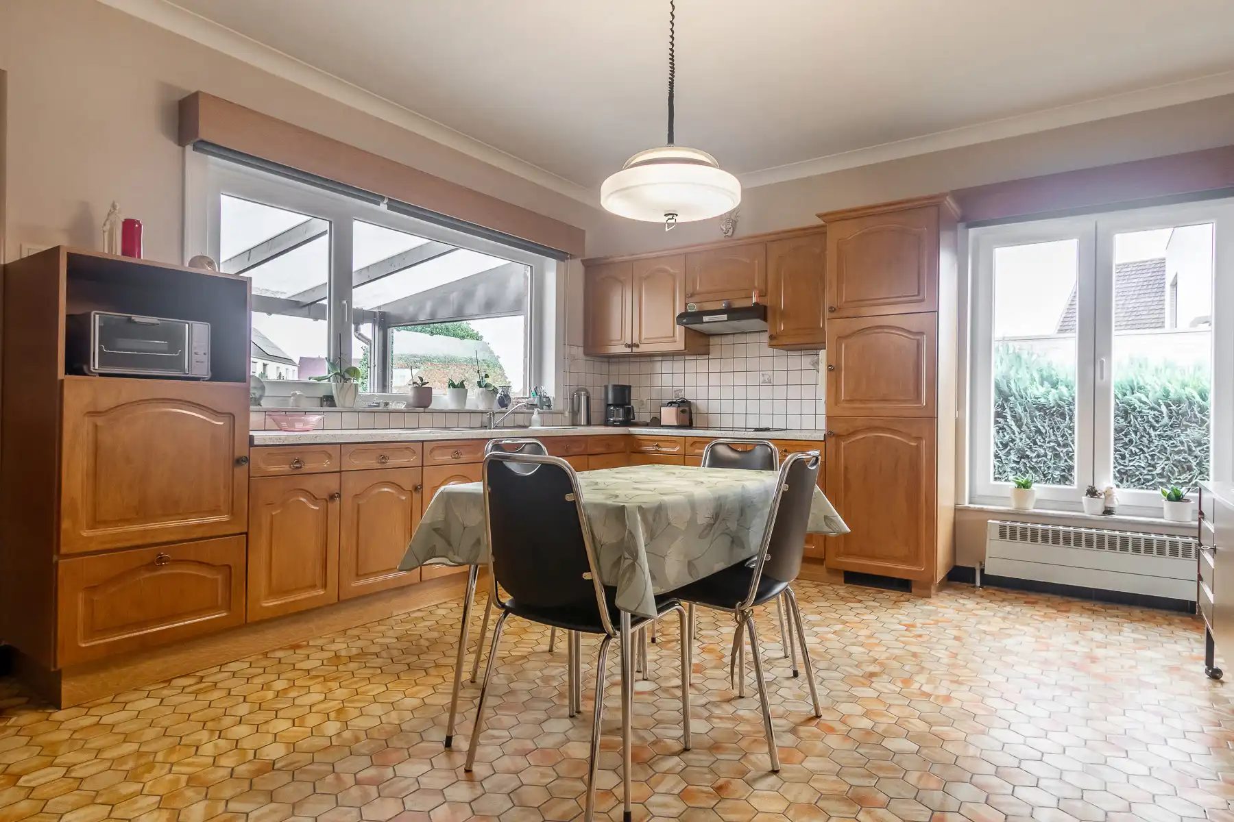 Ruime bel-etage woning met 3 slaapkamers en garage op 1161m² foto 8