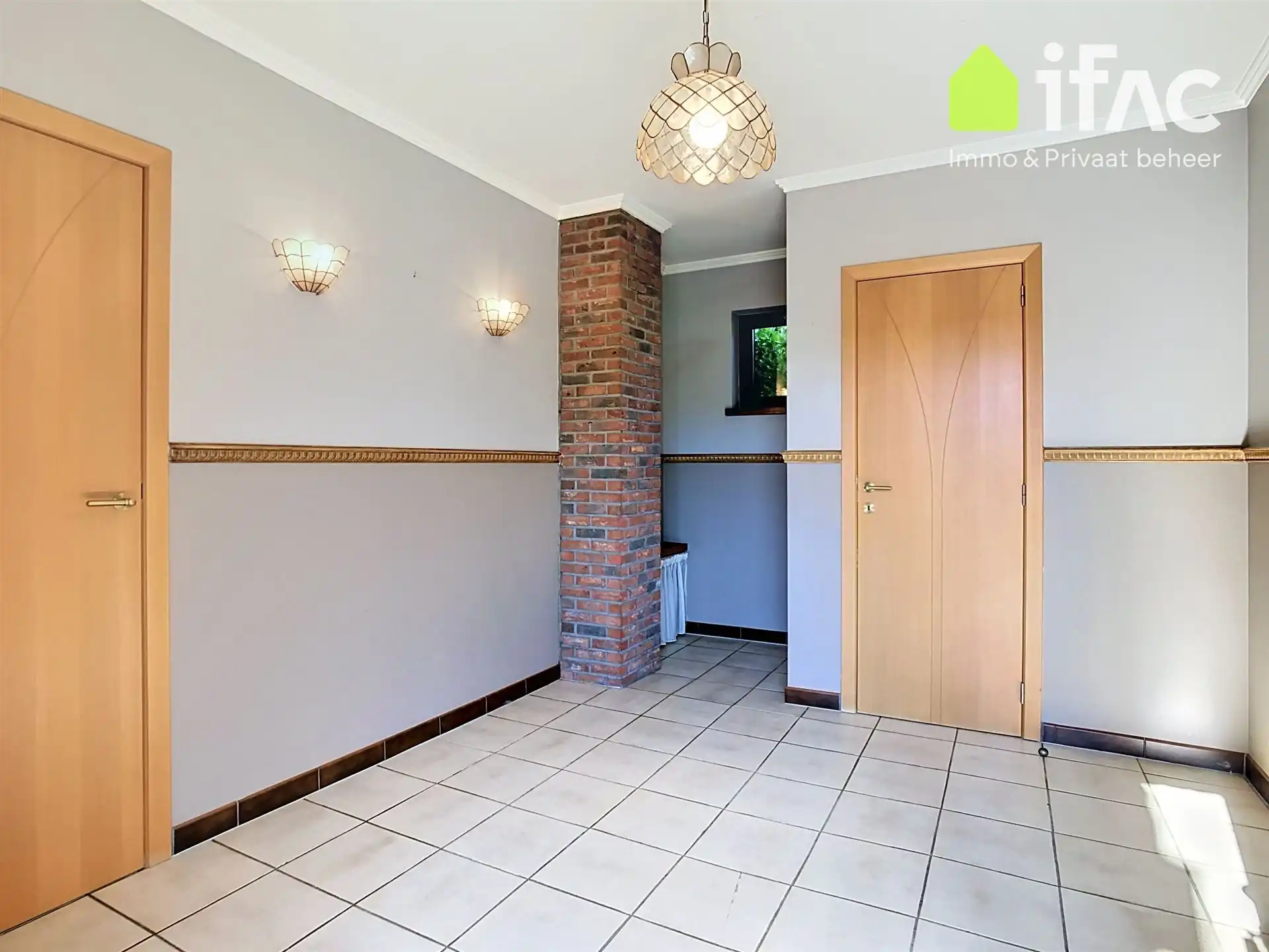 Villa met 3 slpk., bureau en groot perceel foto 3