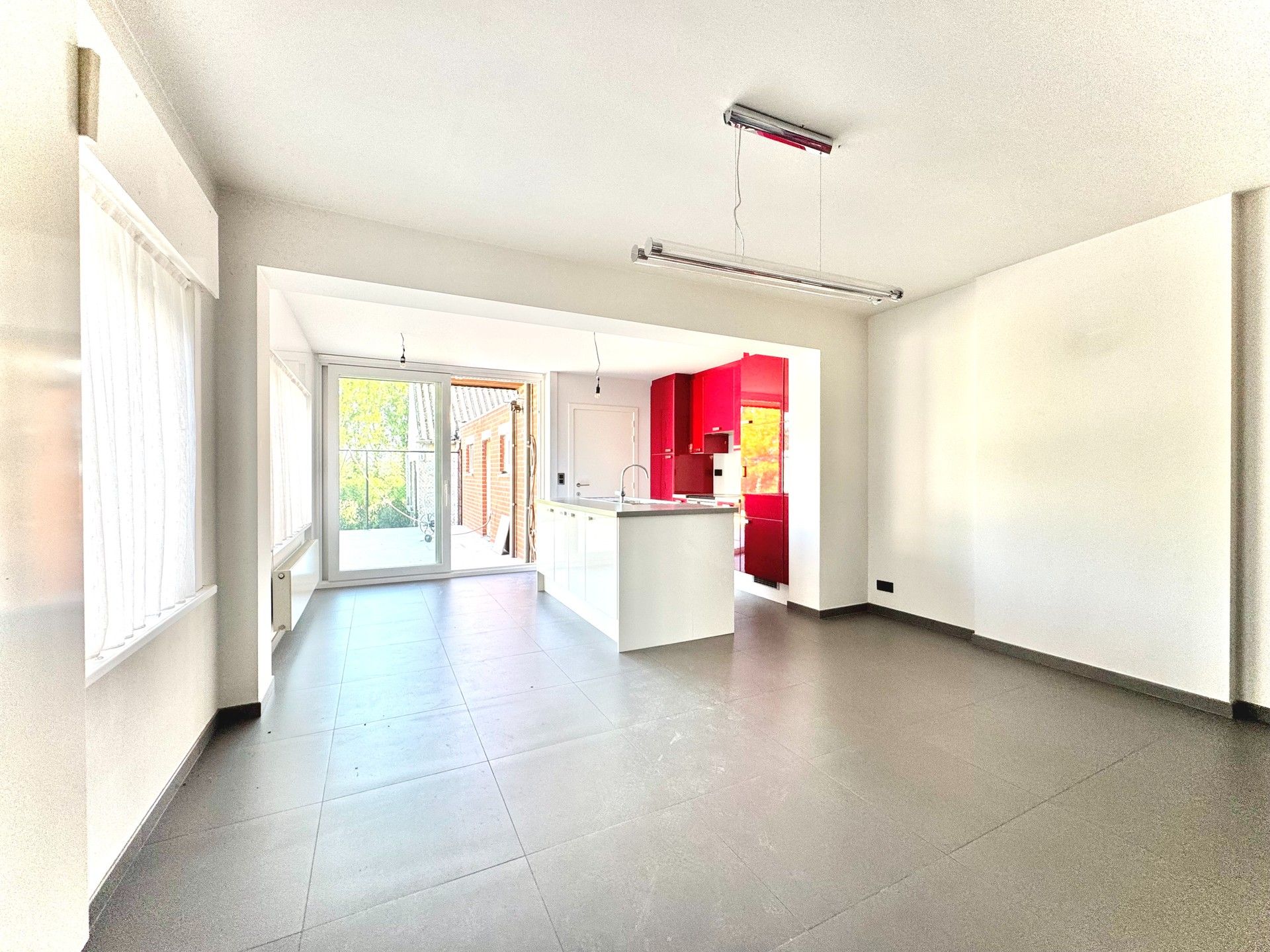 HALFOPEN WONING MET 3 KAMERS EN TERRAS foto 11