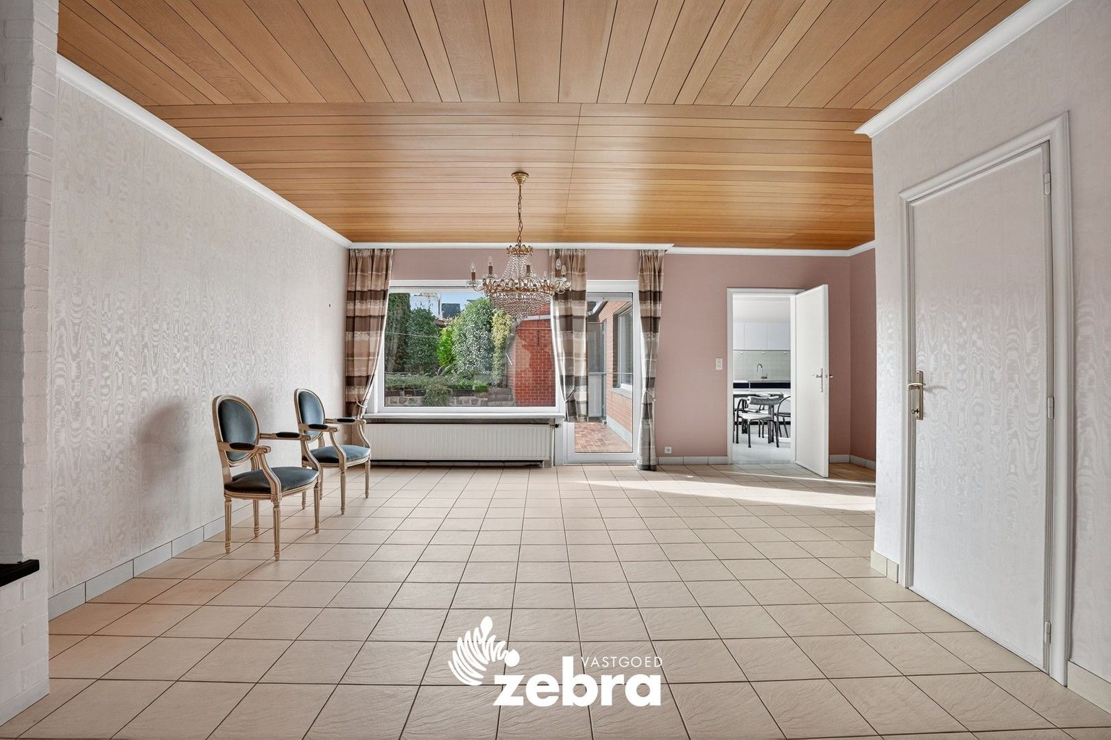 Ruime woning met 3 slaapkamers en garage nabij centrum Meulebeke! foto 5