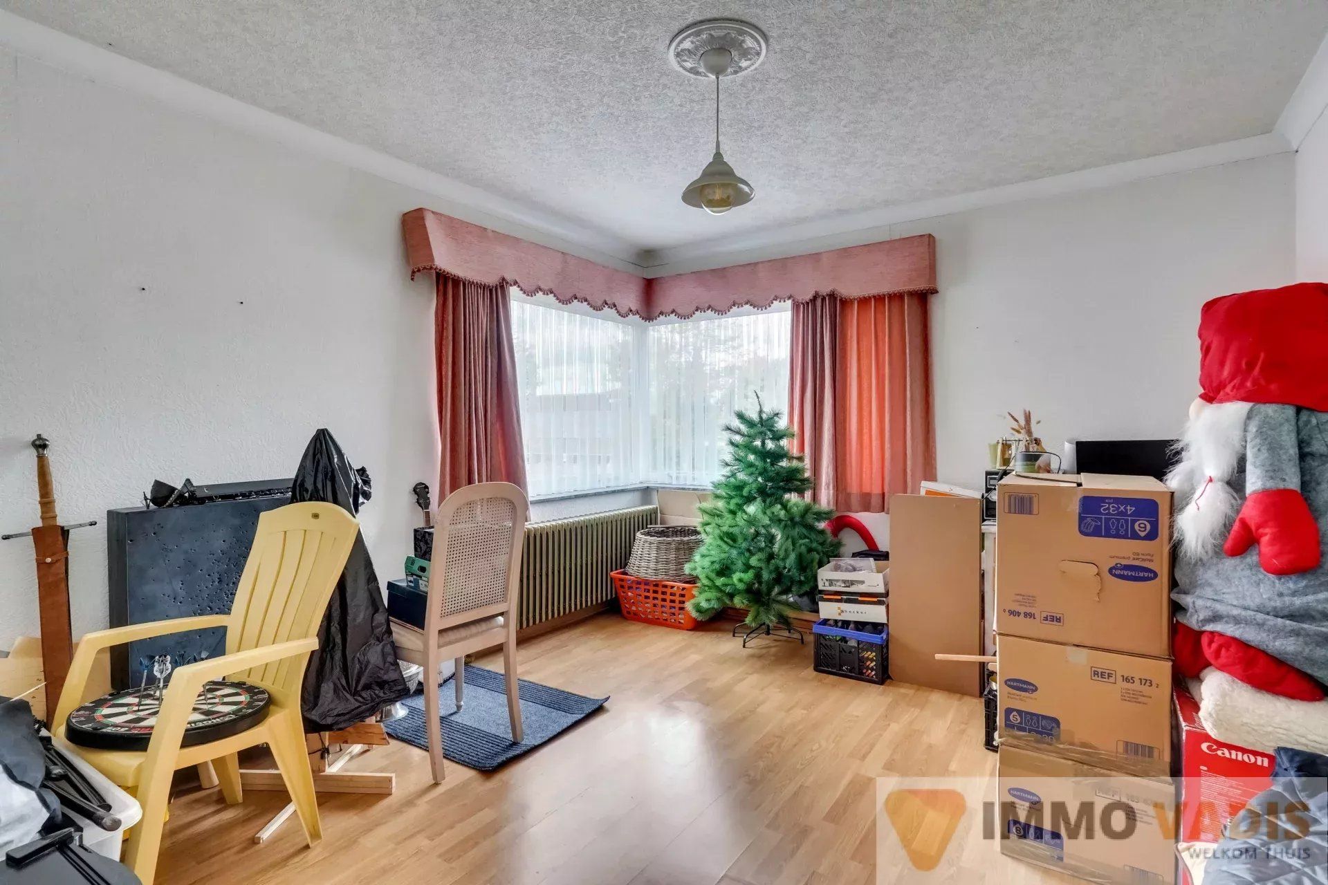 Ruime halfopen bebouwing op rustige locatie foto 22
