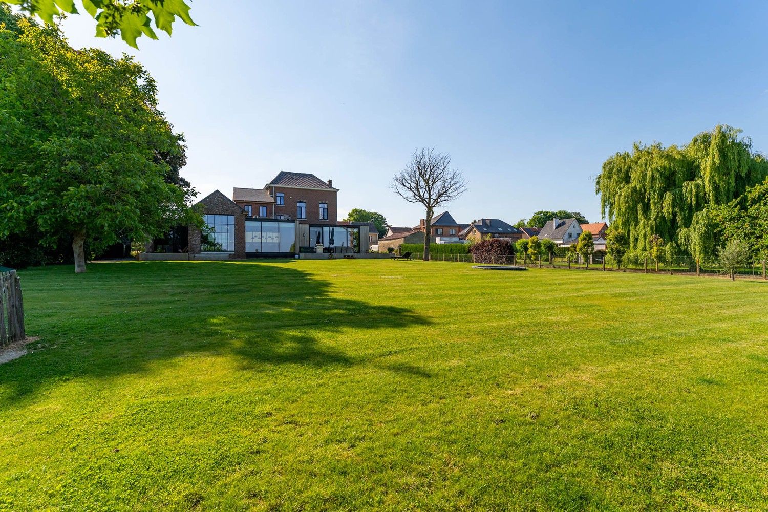 Karaktervol herenhuis met modern comfort in een groene, landelijke setting foto 6