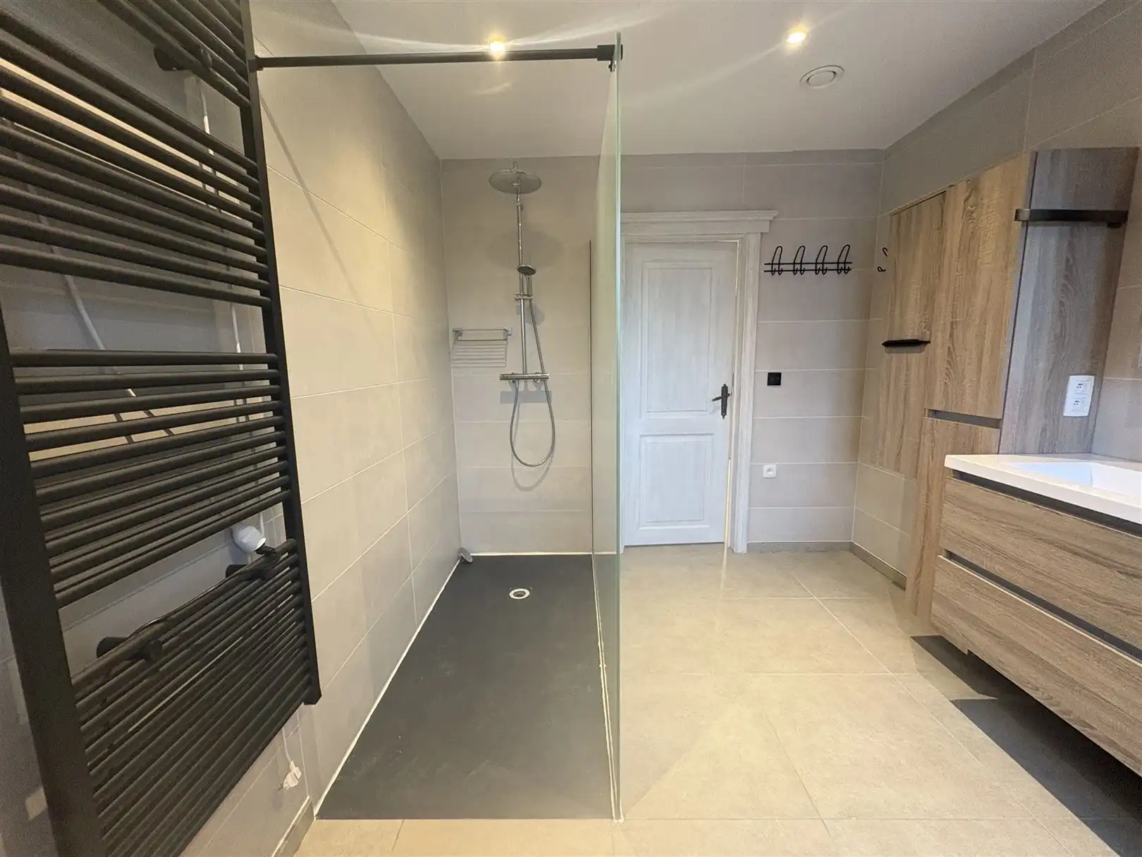 Woning te huur met luxe en elegante afwerking! foto 15