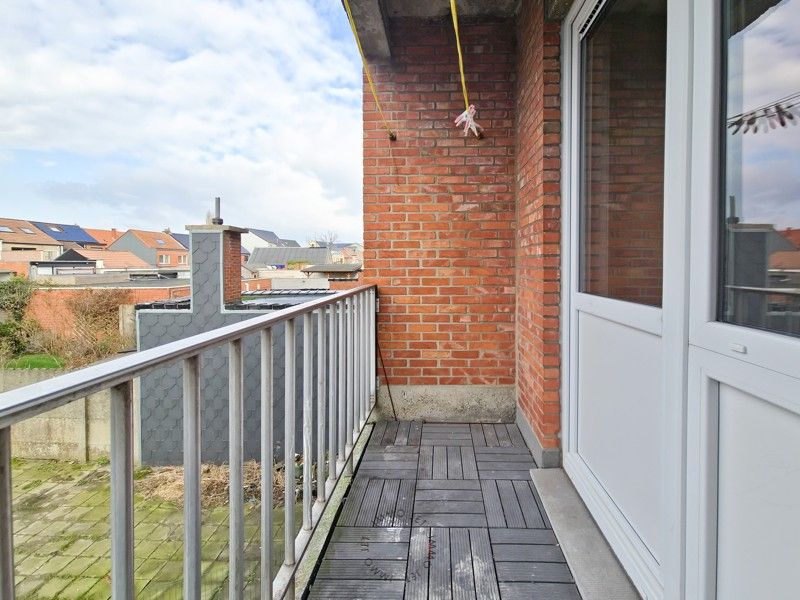 Lichtrijk twee-slaapkamer appartement inclusief garage in hartje Beveren foto 9