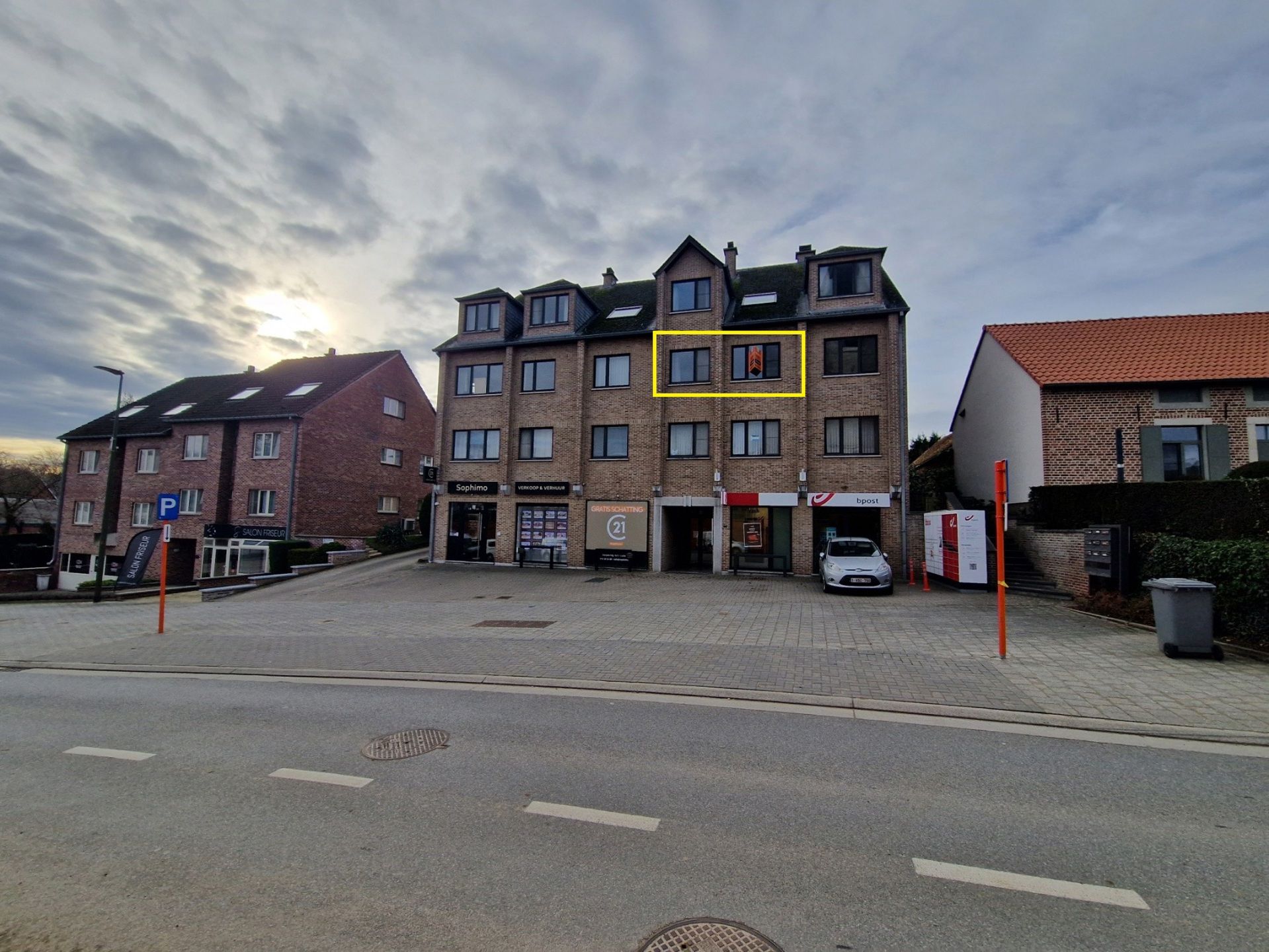 Instapklaar appartement met 2 slaapkamers, berging & parking foto 14