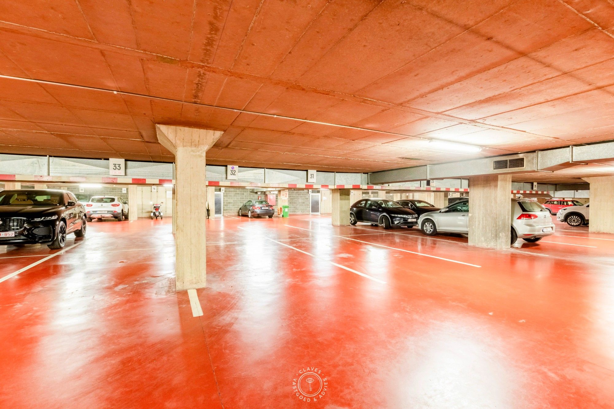 Appartement met drie slaapkamers op een goede locatie met twee ruime terrassen. foto 12