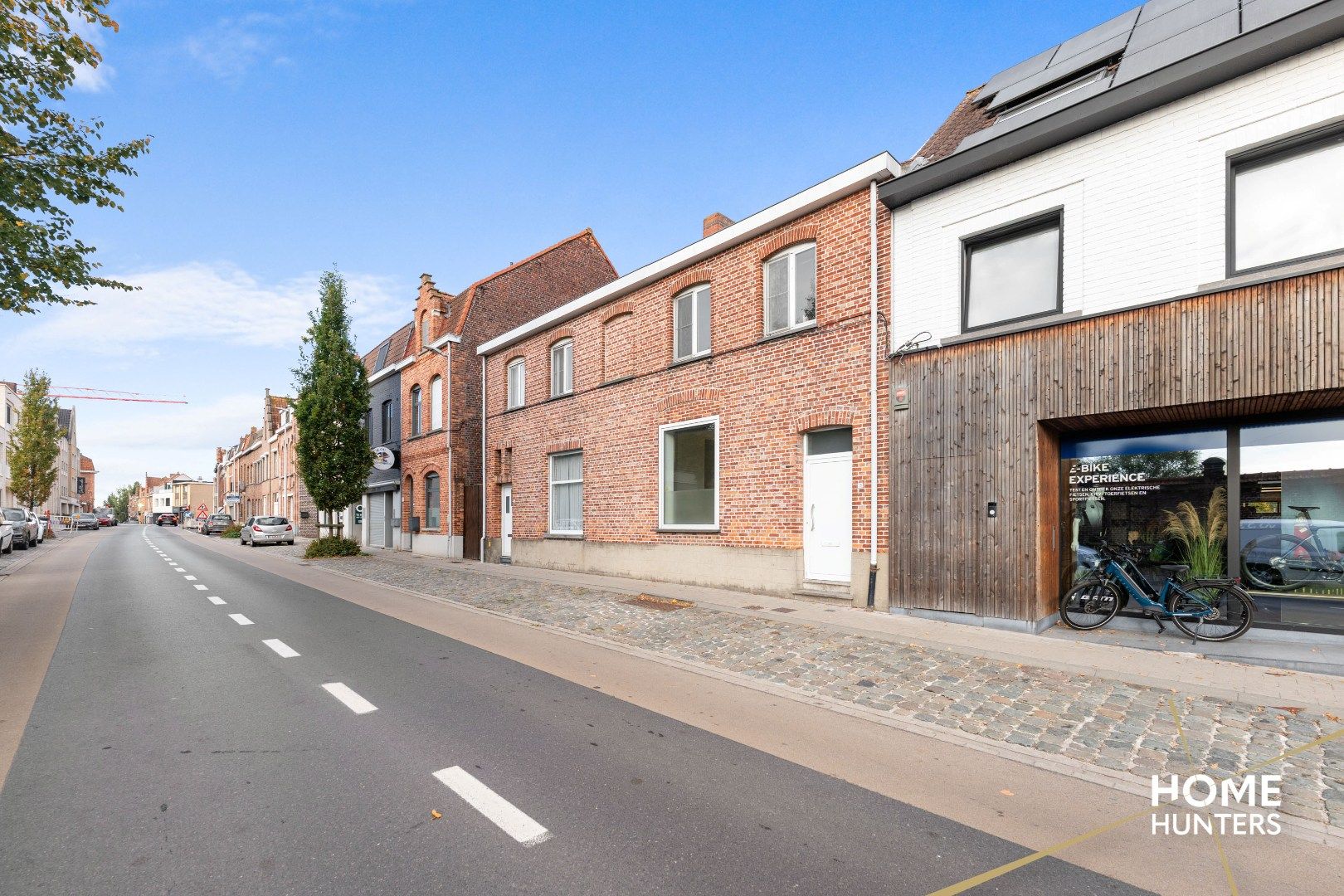 Op te frissen woning met 3 slaapkamers, ruime tuin en grote garage nabij centrum Ieper foto 31