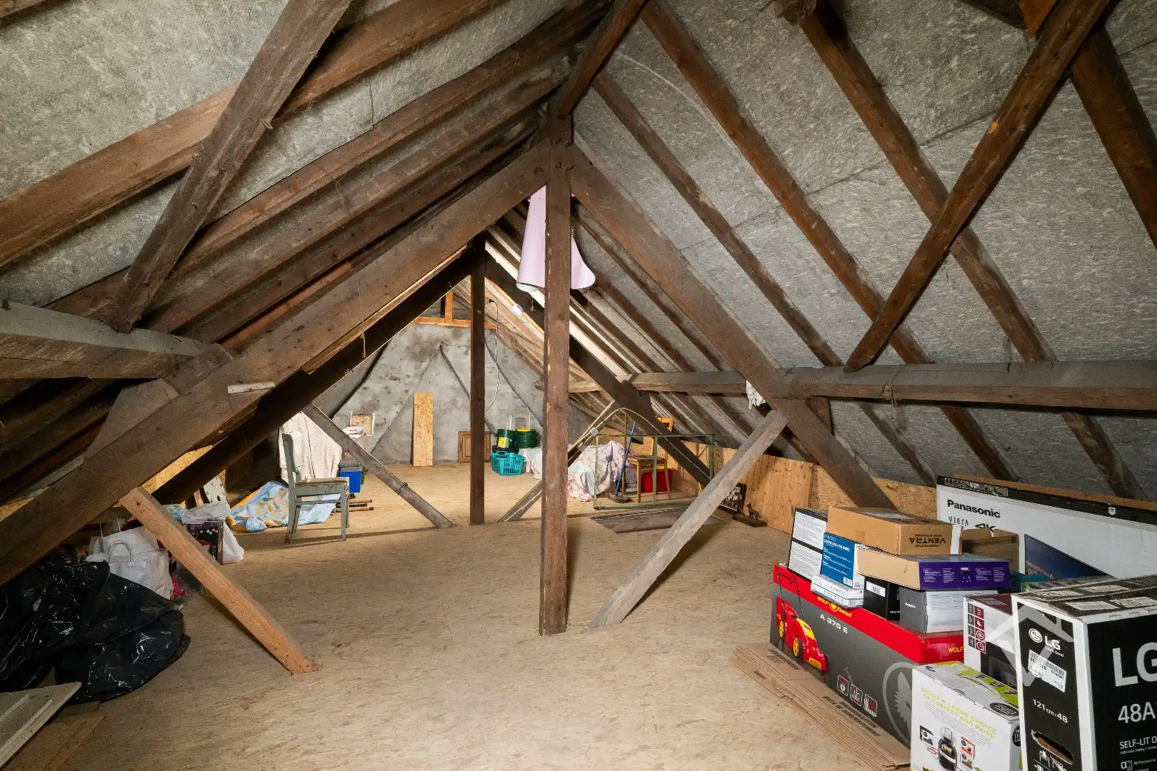 Karaktervolle woning met 4 slaapkamers, garage en tuin op gunstige ligging te Lichtervelde foto 24