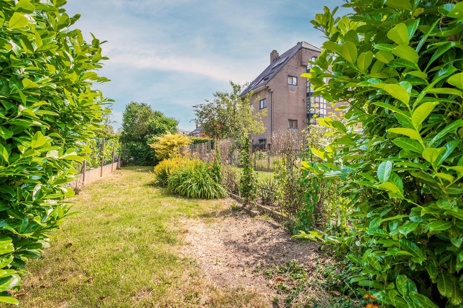 Instapklare woning met 3 slaapkamers, tuin en uitstekende ligging te Halle foto 10