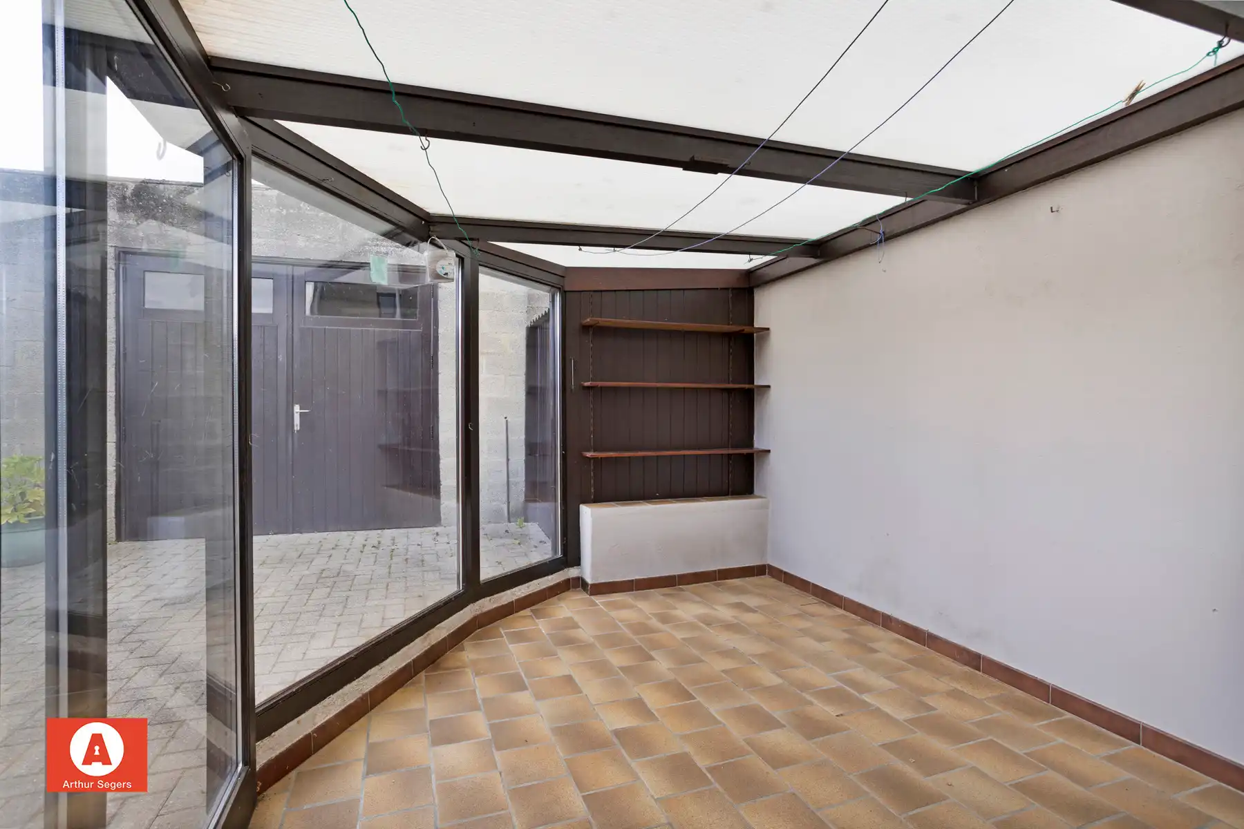 Te renoveren woning met werkhuis en ruime tuin foto 19
