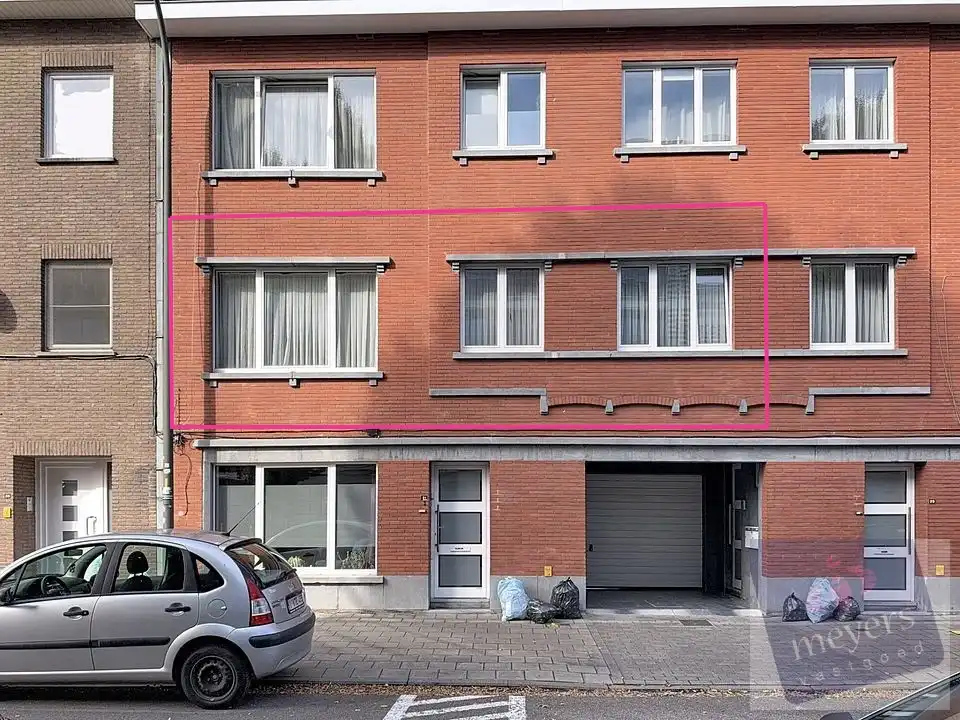 Appartement met 2 slaapkamers, balkon en garagebox in Hasselt foto {{pictureIndex}}