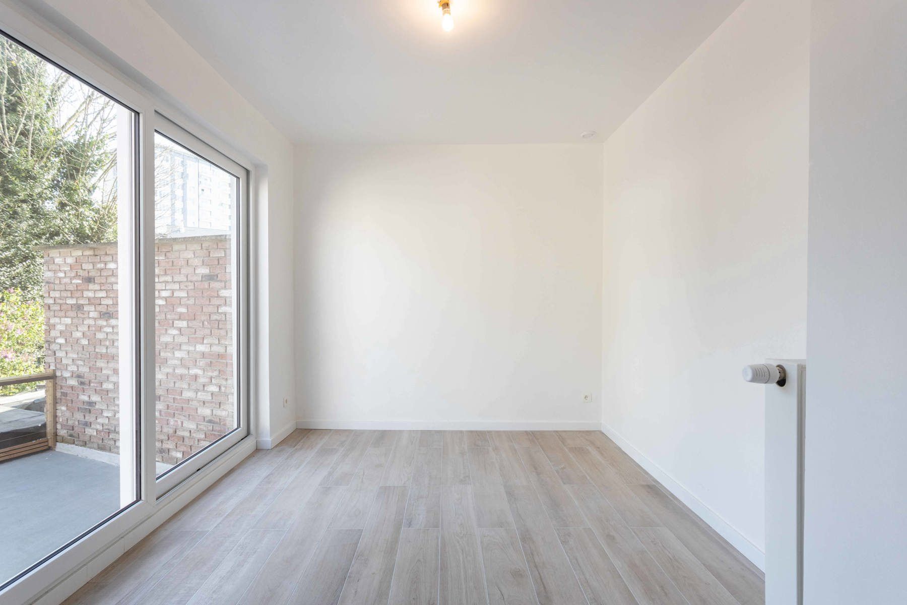 Volledig vernieuwd appartement met terras van 59m2! foto 17