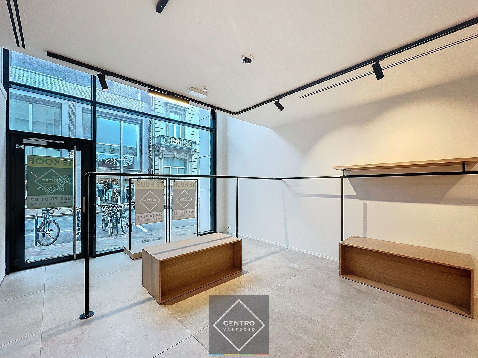 STIJLVOL ingericht handelspand 125m² (+ terras) TE HUUR  aan de Ooststraat te ROESELARE ! foto 3