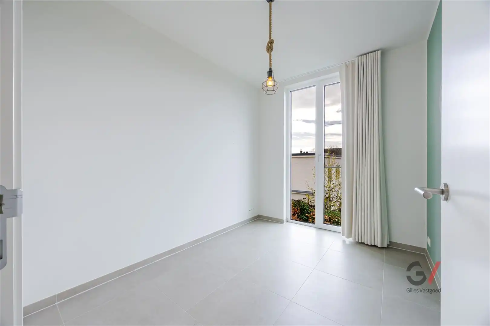 Lichtrijk en modern appartement met ruim terras foto 13