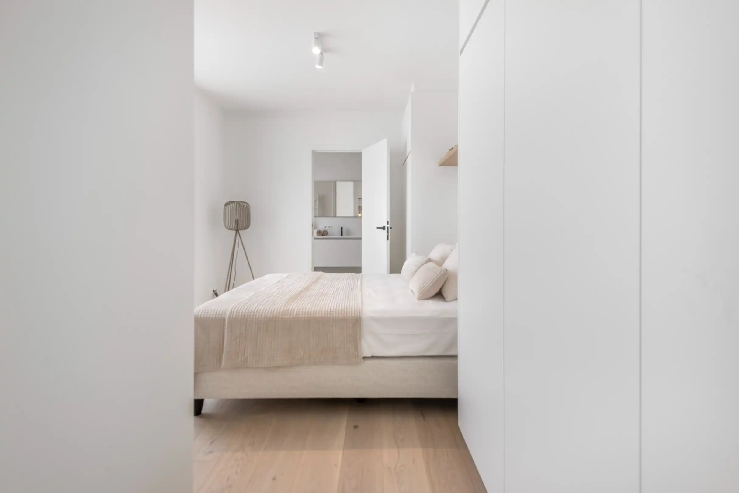 Nieuwbouw appartement, gelegen vlakbij de Lippenslaan en Duinenwater. foto 12