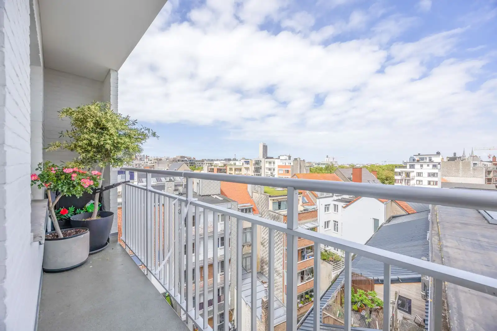 Licht en ruimt appartement op de bovenste verdieping, op een toplocatie op 300m van strand. foto 14