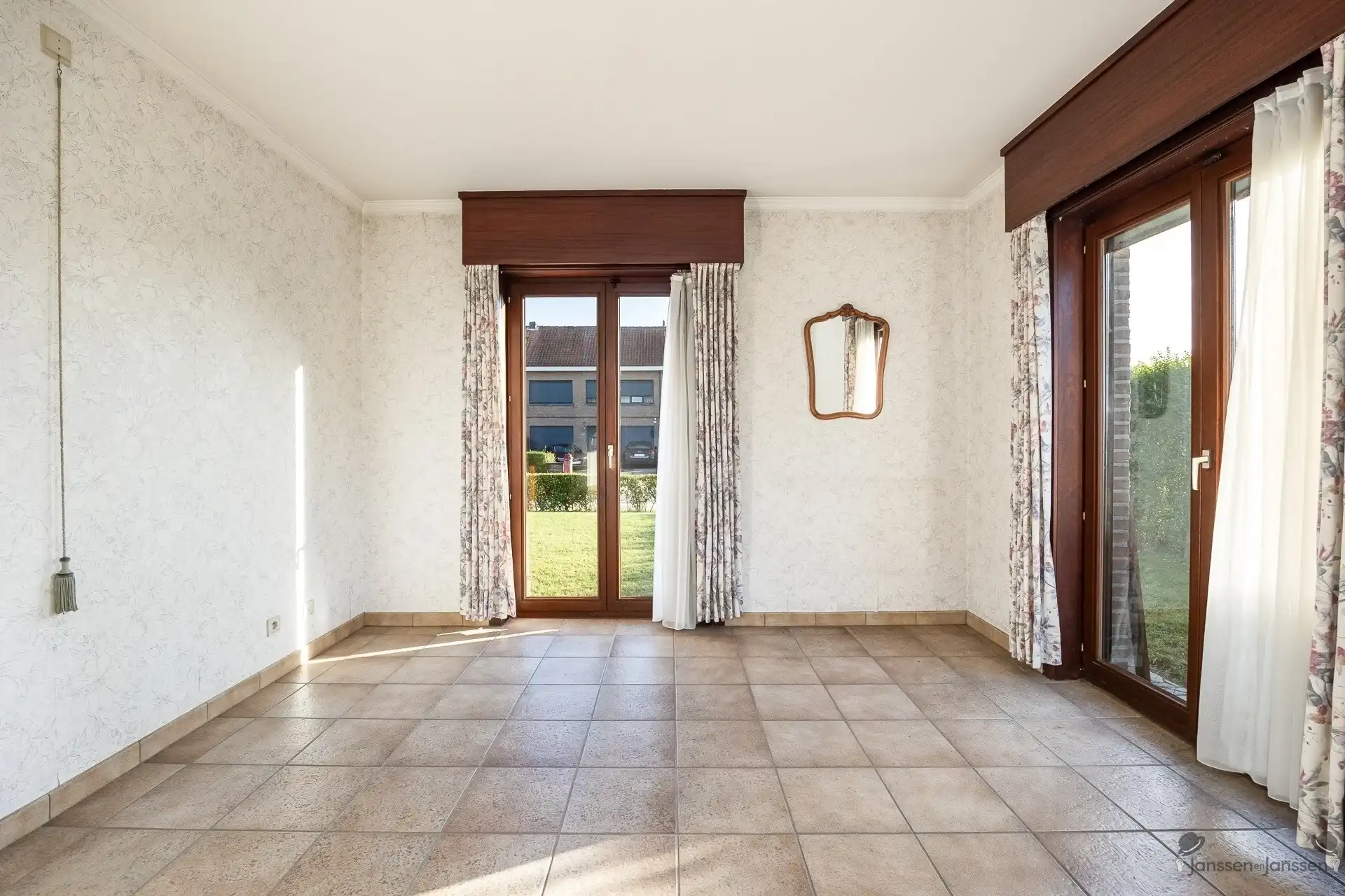 Rustig gelegen villa met uitgestrekte tuin foto 9