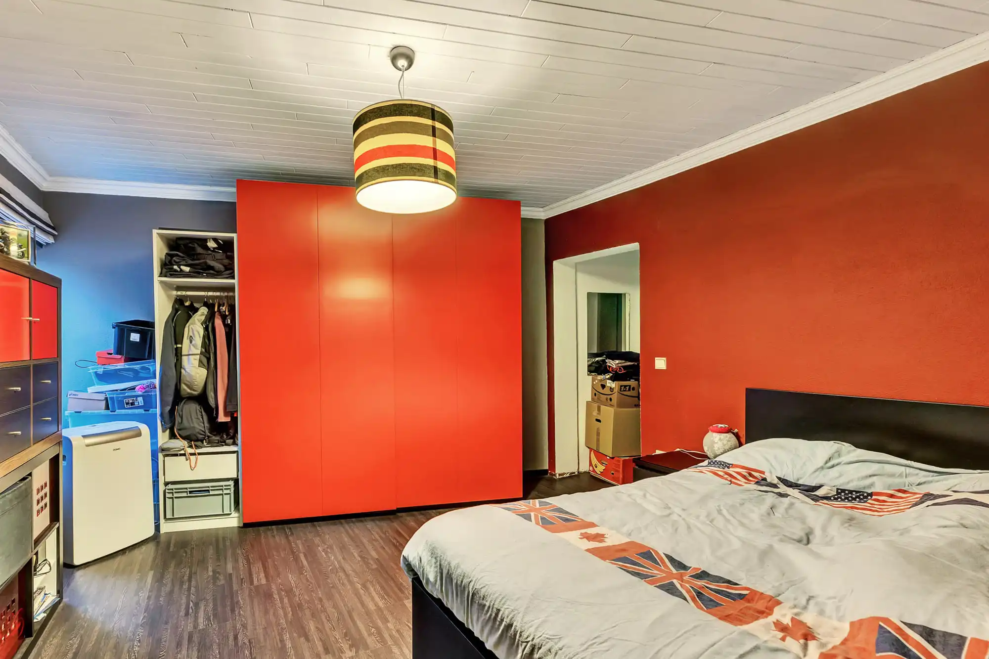 Gesloten bebouwing met 4 slaapkamers en tuin foto 12