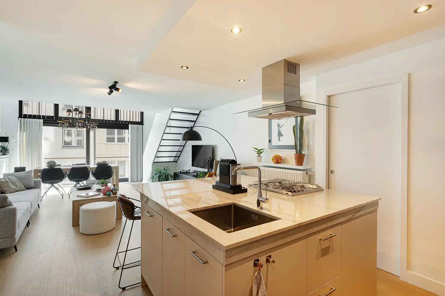 Prachtig appartement in een recent gebouw op enkele passen van de Zeedijk in Duinbergen foto 2