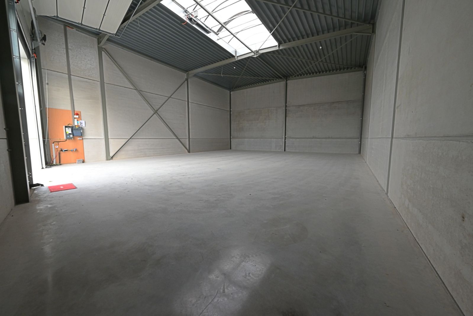 Nieuwbouw loods van 211 m2 op uitstekende locatie foto 4