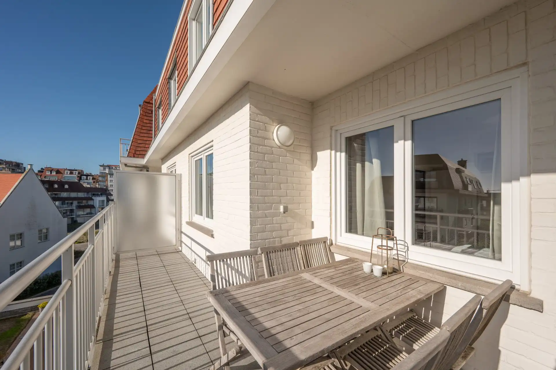 Gemeubeld: ruim appartement vlakbij zee! foto 5