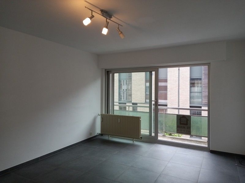 VERHUURD: Goedgelegen studio nabij station, stadscentrum en winkels foto 6