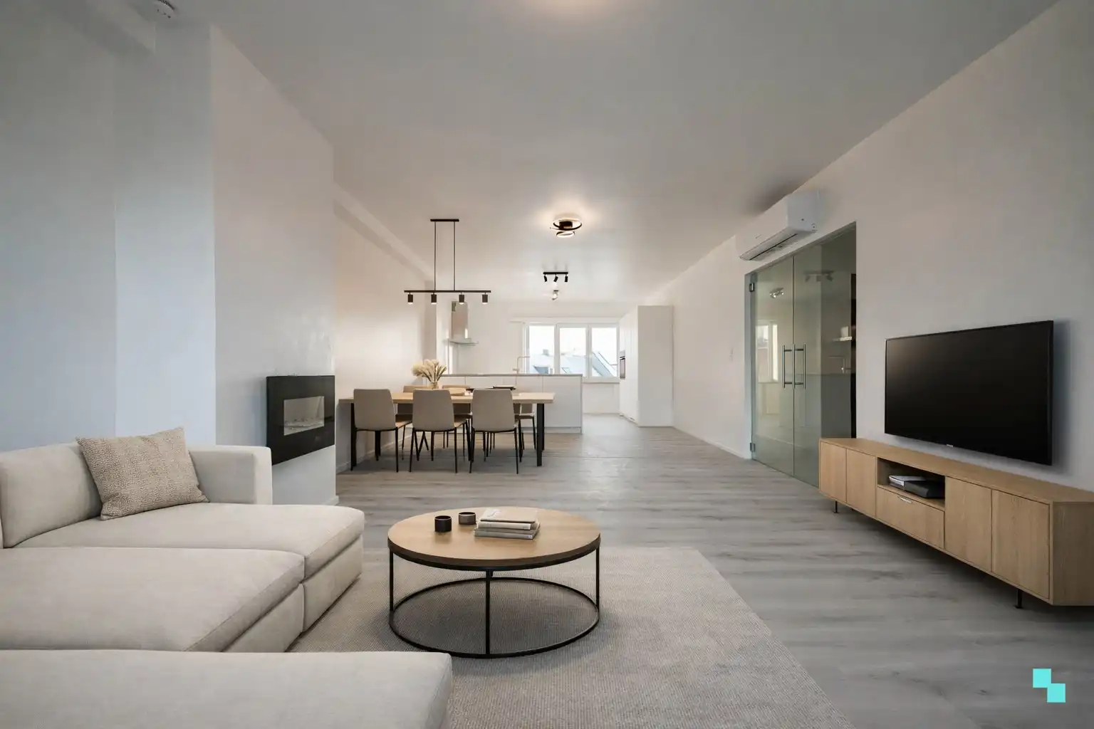 Gerenoveerd appartement met twee slaapkamers in centrum Tielt foto 2