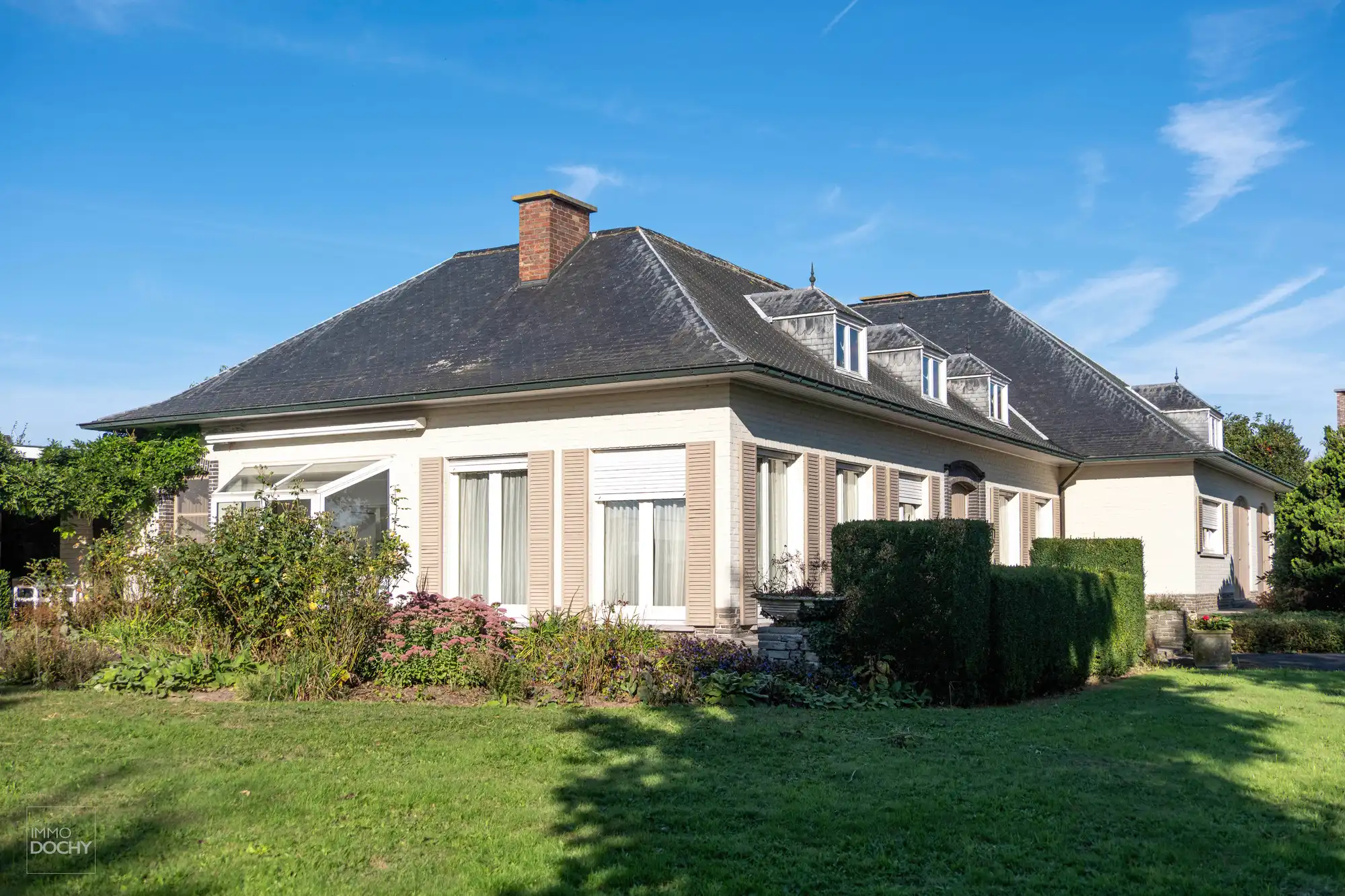 Zeer goed gelegen gelijkvloerse villa op ca. 1.800m² foto 9