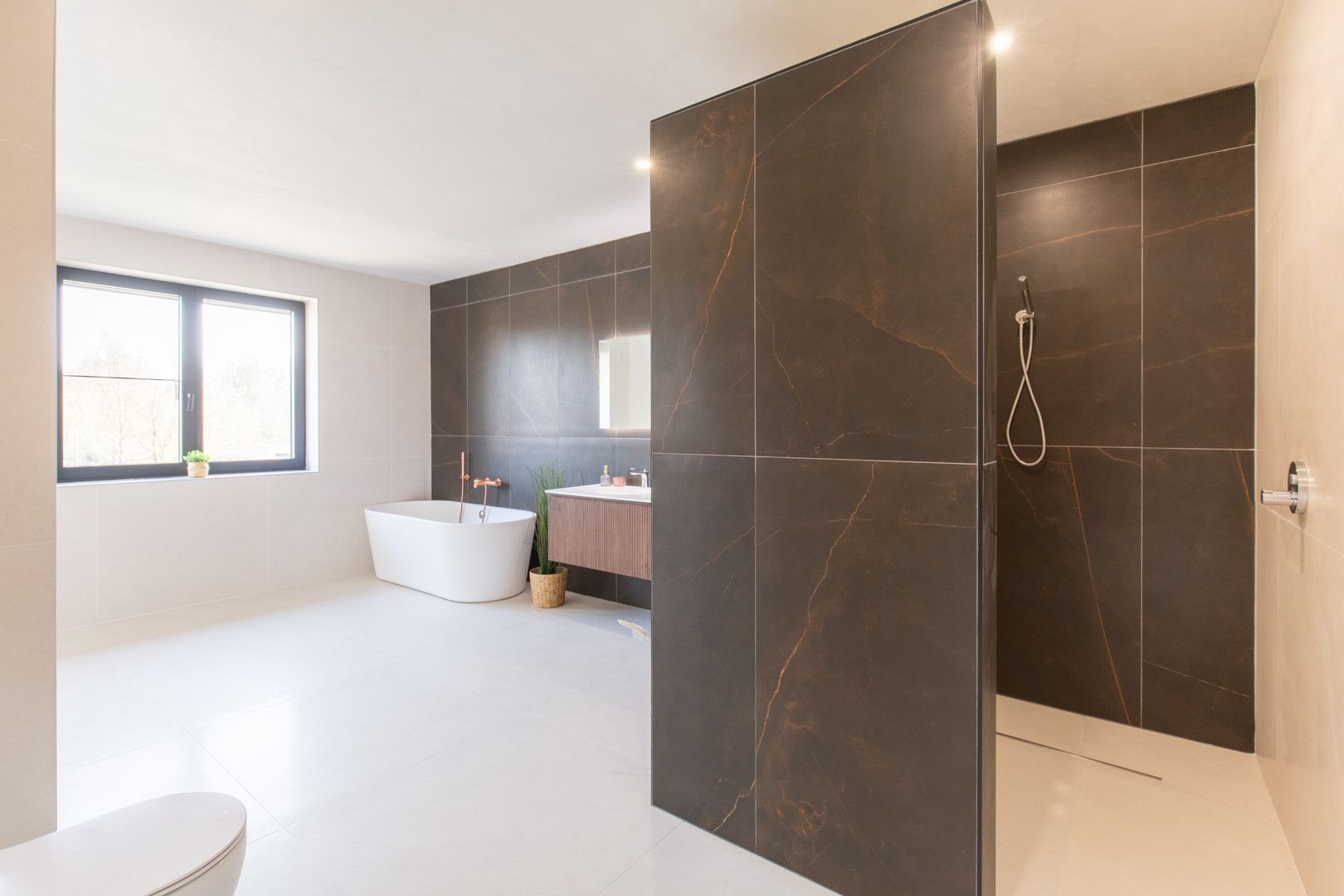 Unieke, ruime nieuwbouwwoning met tuin foto 9