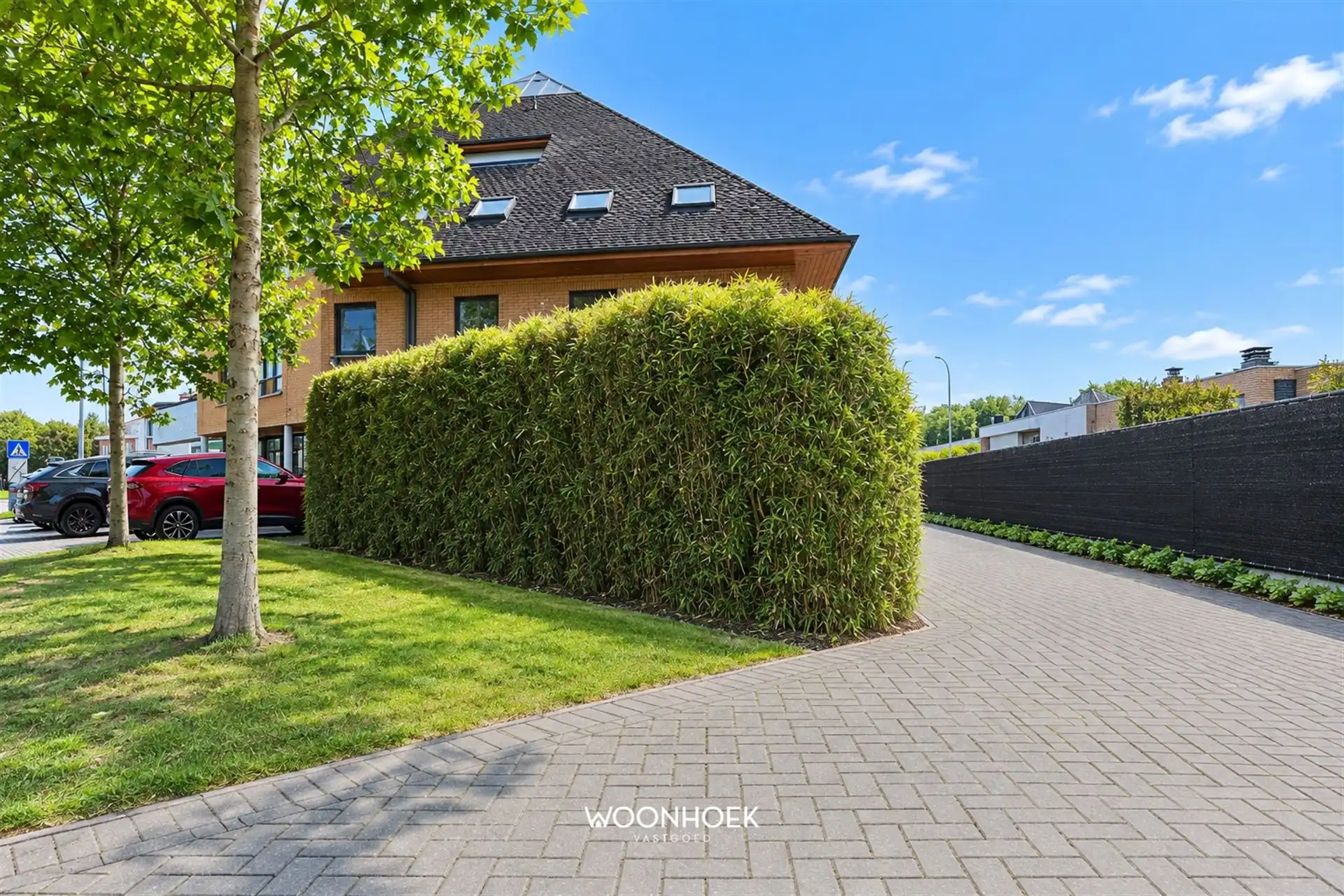 Instapklaar 2-slpk appartement met terras en staanplaats foto 25