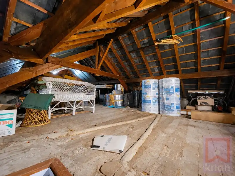 Ruime woning met tuin, 2 grote garages en kelder op 688m²! foto 19